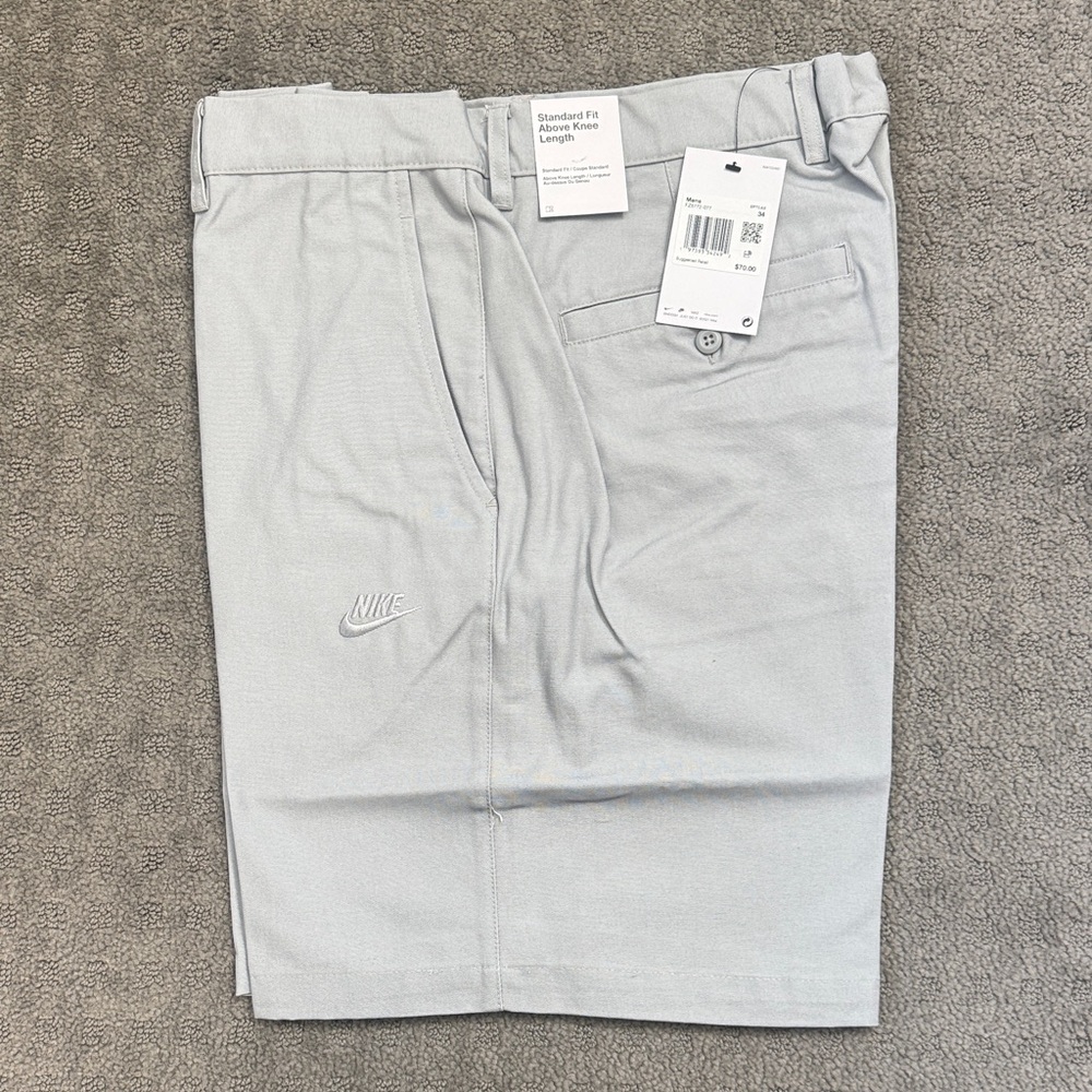 Nike Men's Light Gray Athletic Shorts